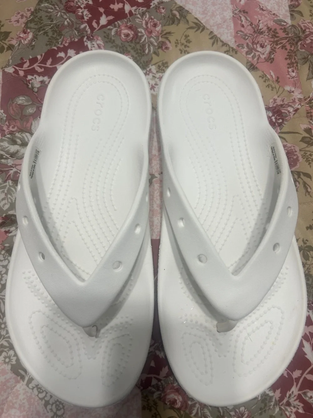CROCS white Sandals  Unisex  M 9 W11 Comfort Slip On Lightweight Good Condition.